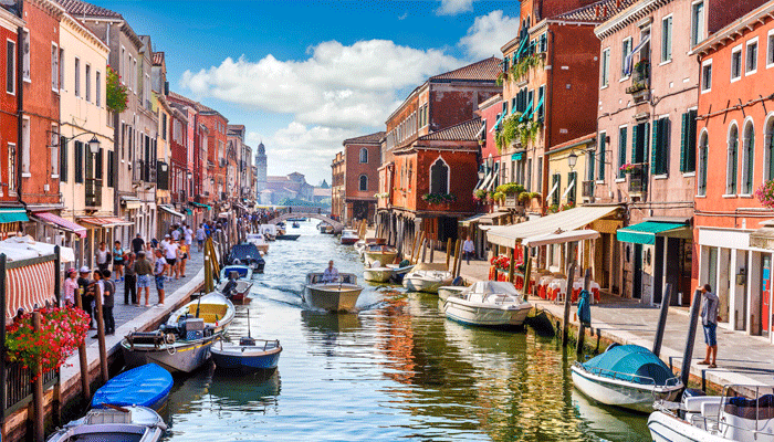 পাঁচ কারণে পর্যটকদের পছন্দের শীর্ষে ইতালি