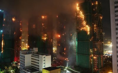 হংকংয়ে বহুতল ভবনে আগুন : নিহত ৪৪, নিখোঁজ ২৭৯