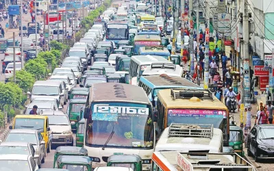 নগরীর ট্রাফিক ব্যবস্থাপনায় নৈরাজ্য আর কতদিন
