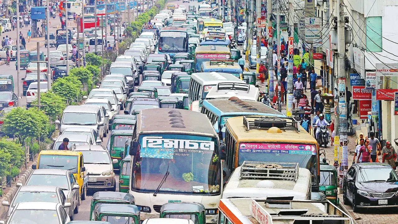 নগরীর ট্রাফিক ব্যবস্থাপনায় নৈরাজ্য আর কতদিন