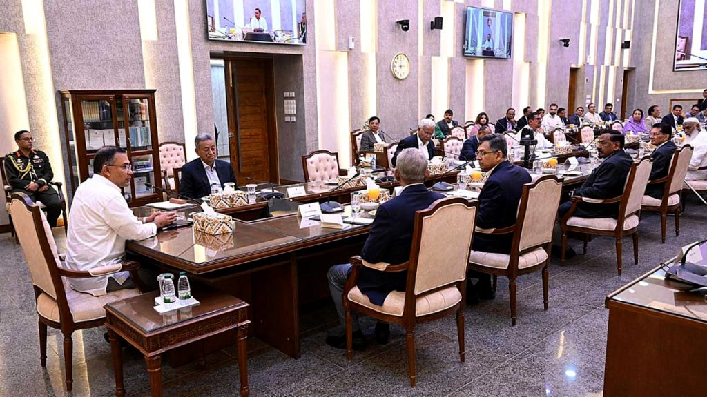 মন্ত্রিসভার প্রথম বৈঠক-দ্রব্যমূল্য,আইনশৃঙ্খলা ও বিদ্যুতে অগ্রাধিকার