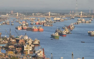 চট্টগ্রাম বন্দরে থমথমে অবস্থা,গ্রেপ্তার আতঙ্কে আন্দোলনকারীরা