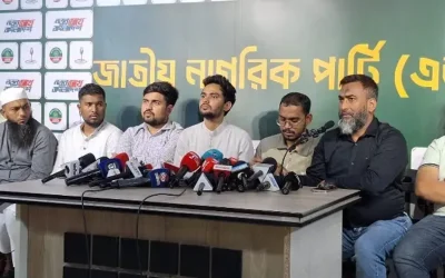 চাঁদাবাজ-দুর্নীতিবিরোধী কার্ড চাইলেন আসিফ মাহমুদ