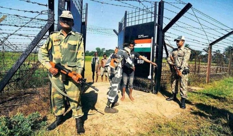 ভয়ভীতি দেখিয়ে নারী-শিশুদের বাংলাদেশে ঠেলে দিচ্ছে বিএসএফ